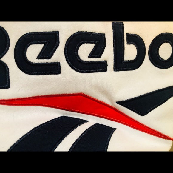 NWT Reebok Real Embroidered Sweatshirt 😎🇺🇸❤️ - Picture 3 of 8